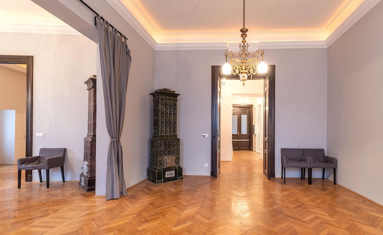 Classical apartment close to the Danube